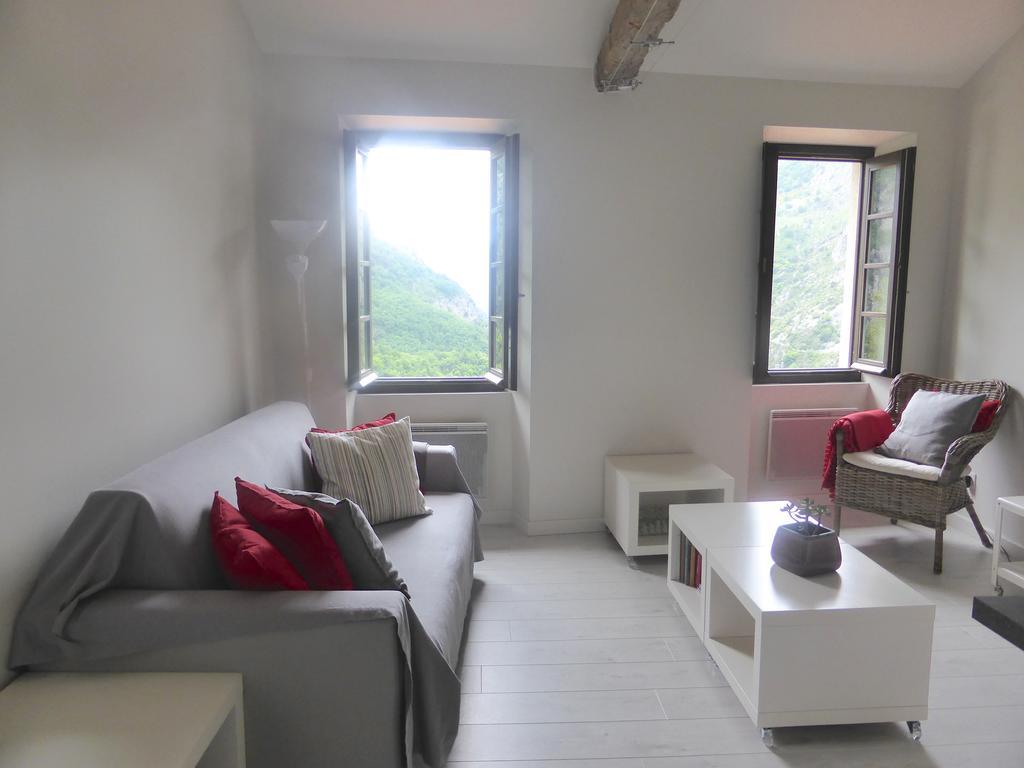 Fontana De Medge Apartment Saorge ภายนอก รูปภาพ